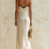 Inês | Vestido longo estilo slip com bordas em contraste com padrão chevron
