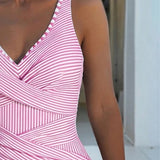 Macacão Decote em V Listrado