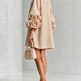 Amara - Mini Robe Elegante com Botões Florais