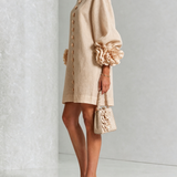 Amara - Mini Robe Elegante com Botões Florais