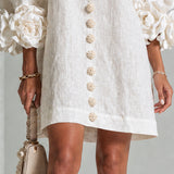 Amara - Mini Robe Elegante com Botões Florais